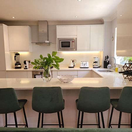 Three Bedroom Apartment By Beautiful Park London Kültér fotó