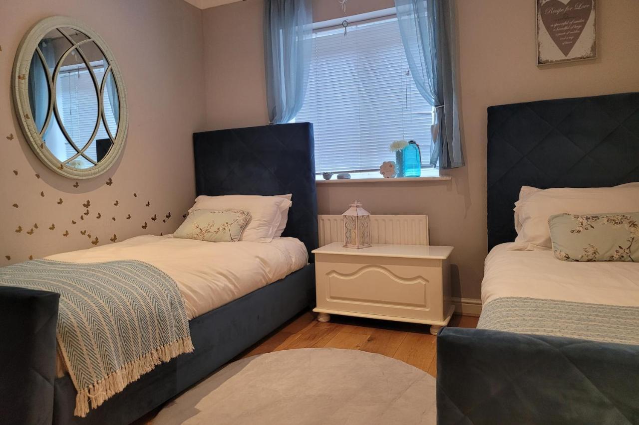 Three Bedroom Apartment By Beautiful Park London Kültér fotó