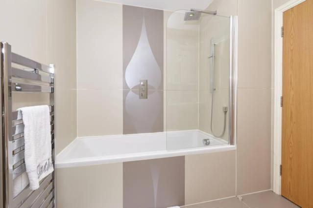 Three Bedroom Apartment By Beautiful Park London Kültér fotó