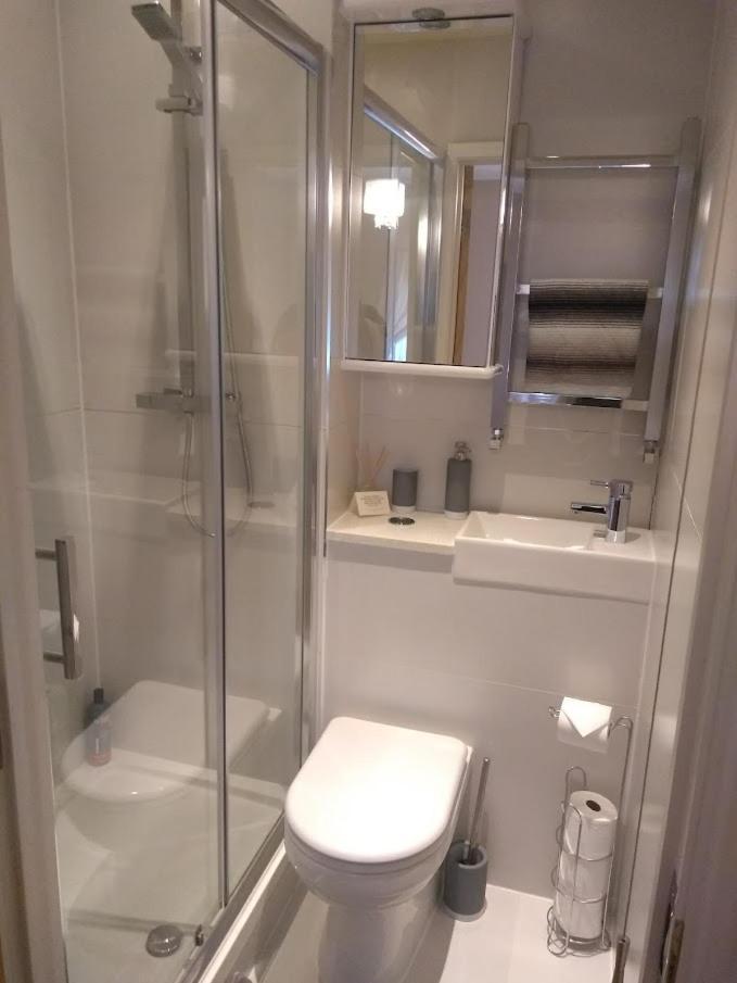 Three Bedroom Apartment By Beautiful Park London Kültér fotó